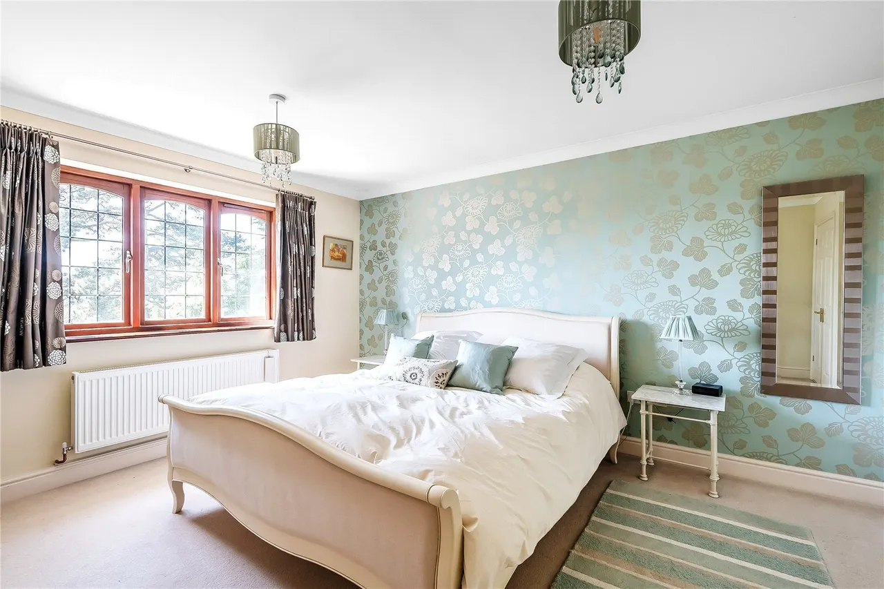 Raglan Road, Reigate, RH2, photo 9