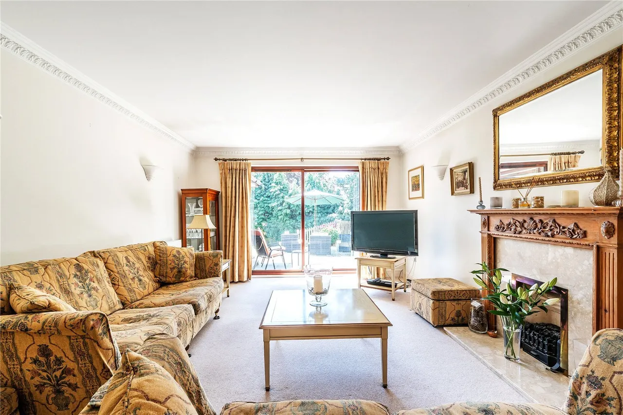 Raglan Road, Reigate, RH2, photo 3