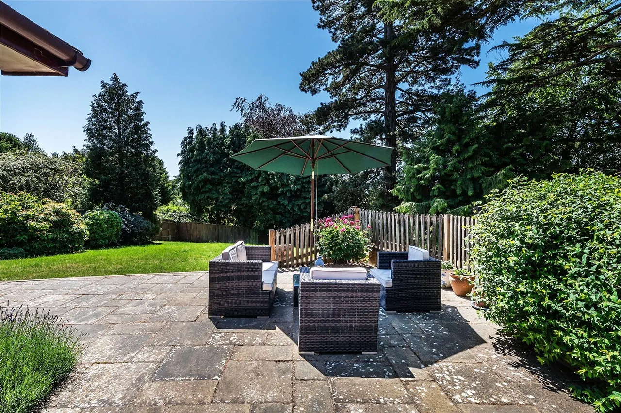Raglan Road, Reigate, RH2, photo 4