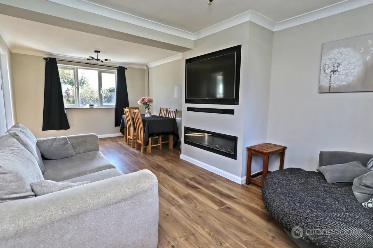 Neale Close, Bulkington, CV12, photo 2