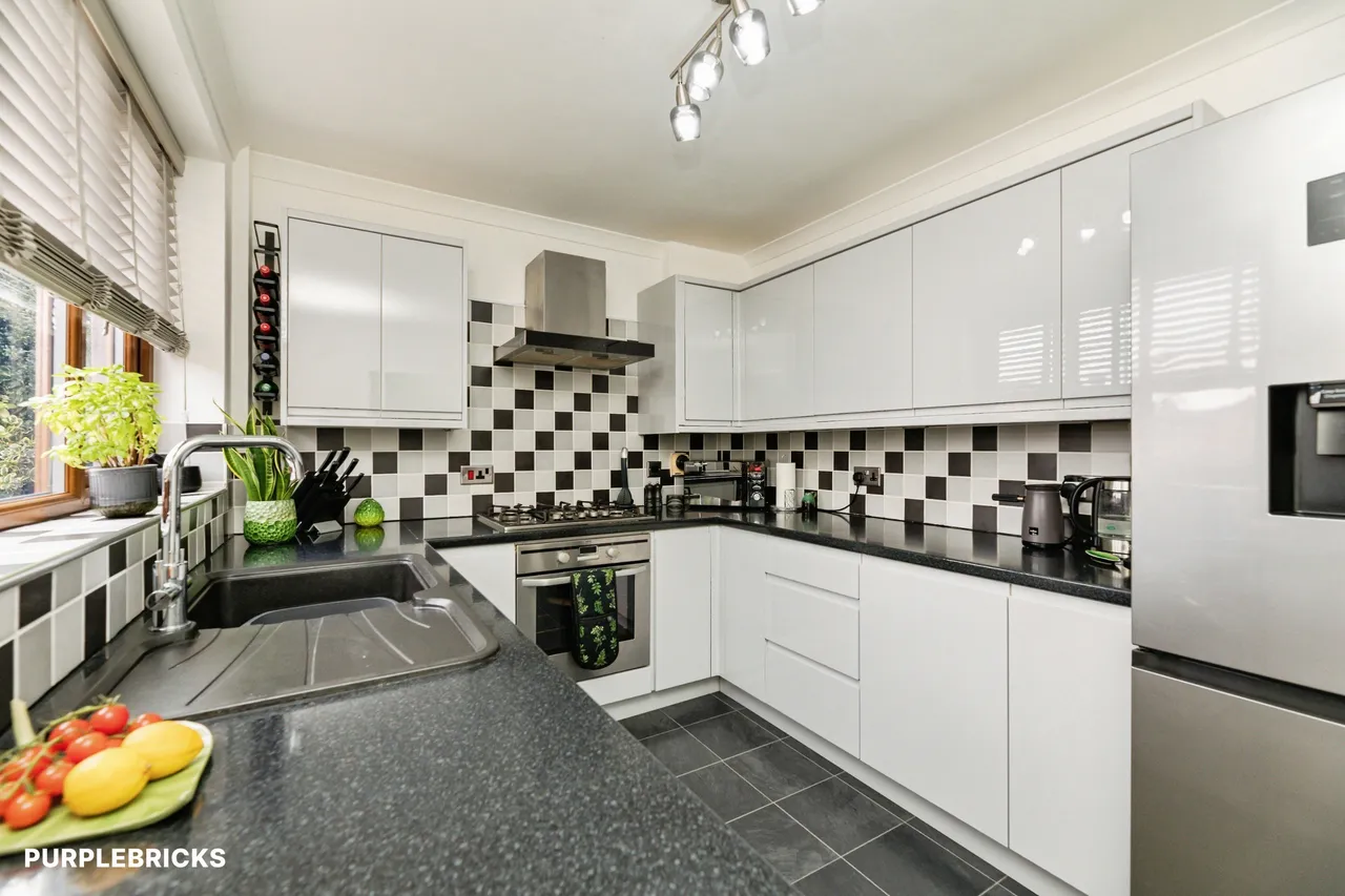Tudor Way, Barnsley, S70, photo 2