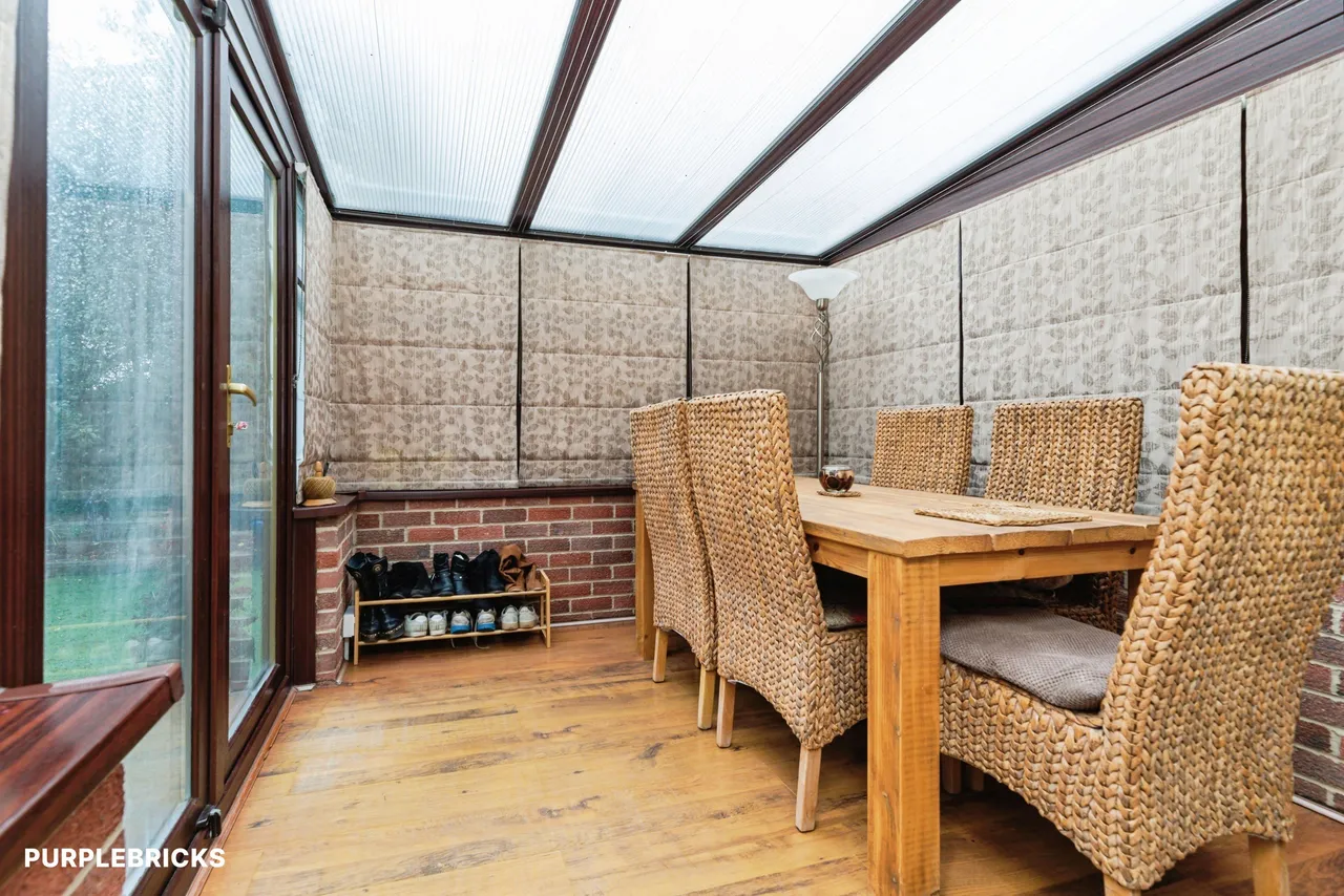 Tudor Way, Barnsley, S70, photo 8