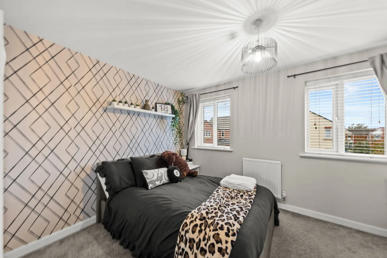 Lower Nook Meadow, Lowton, WA3, photo 17