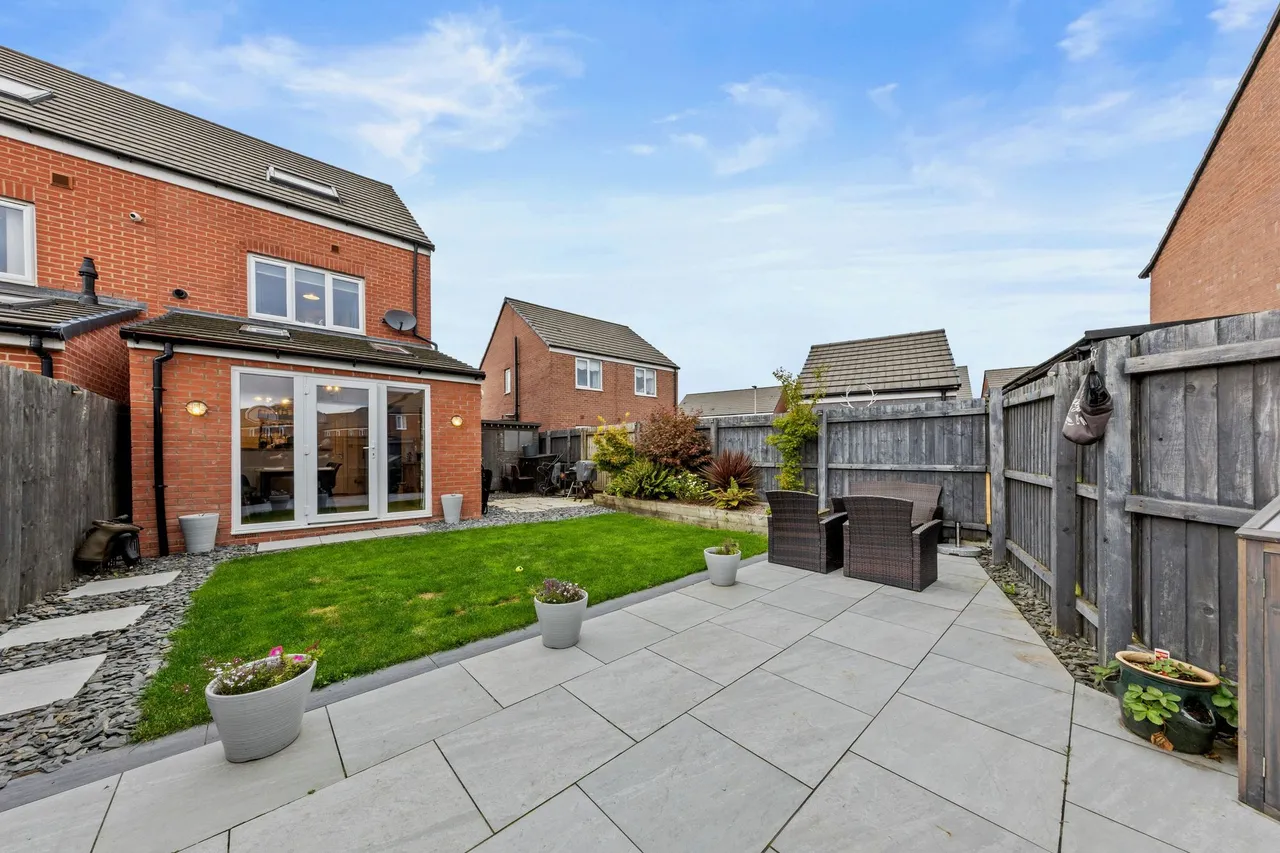 Lower Nook Meadow, Lowton, WA3, photo 21