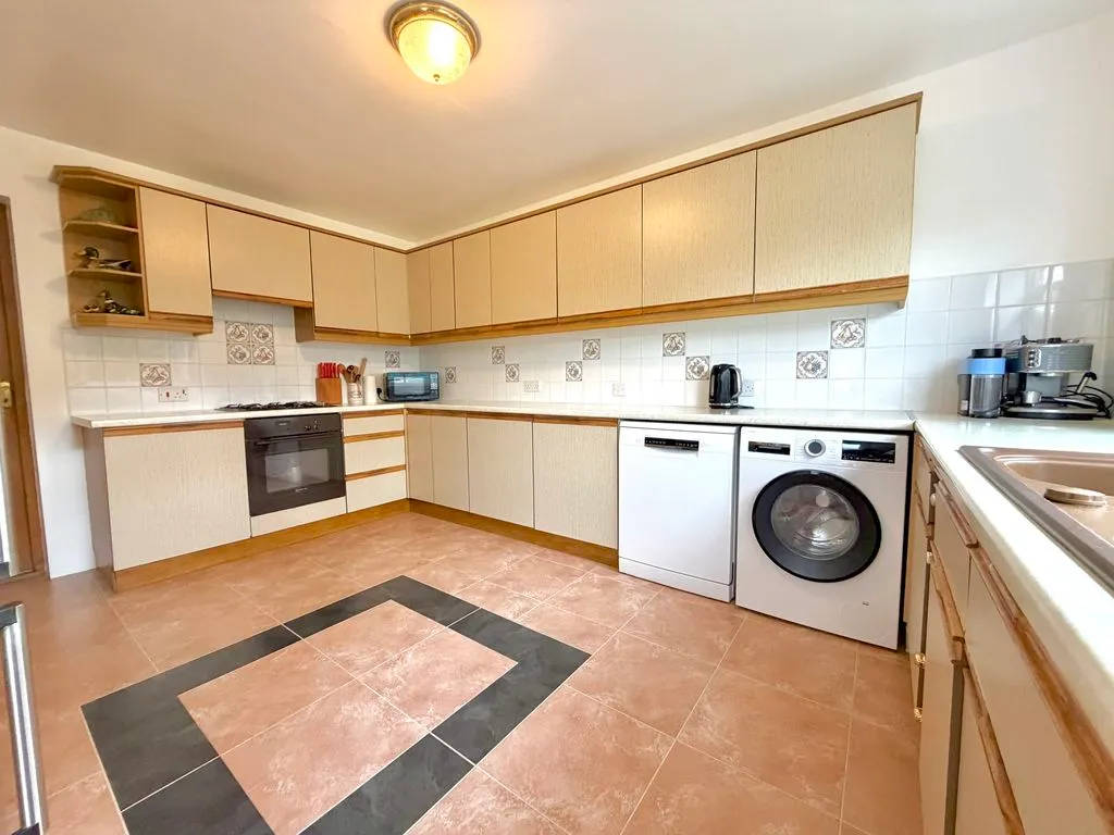 Brierley Close, Dunstable LU6 3NB, photo 3