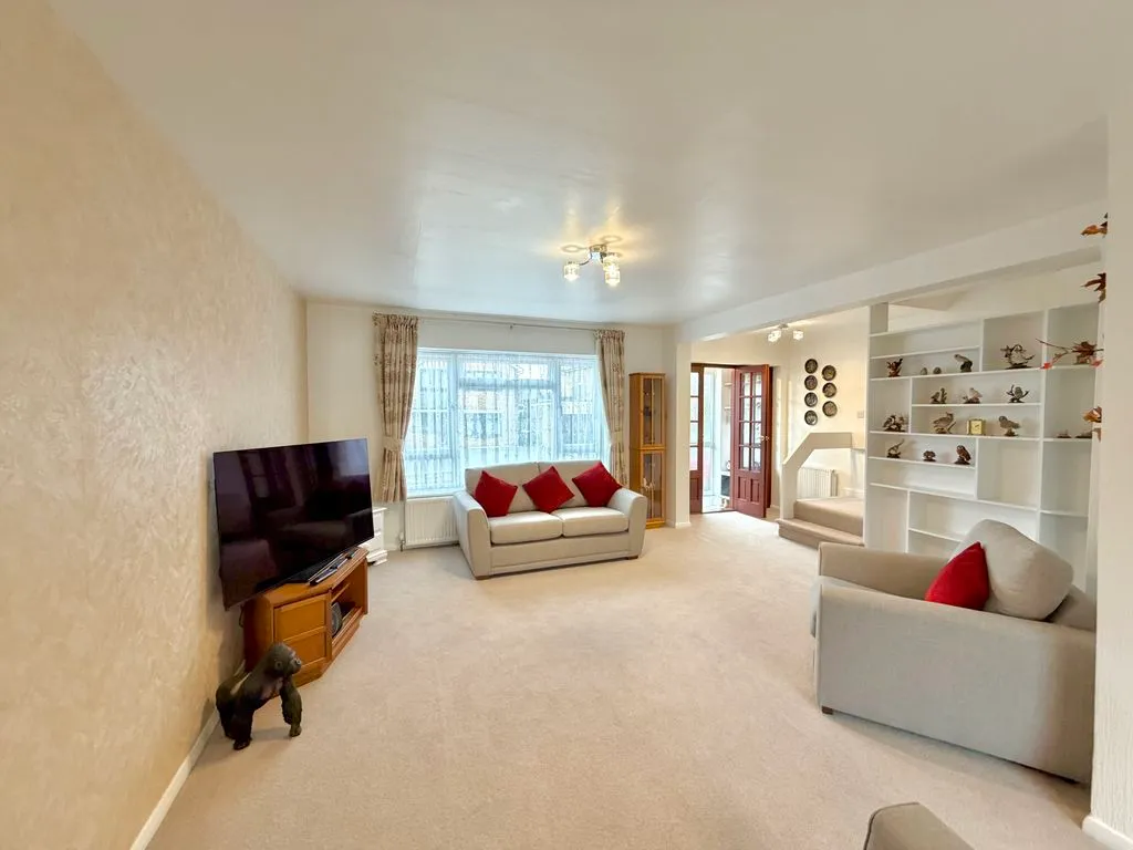 Brierley Close, Dunstable LU6 3NB, photo 9