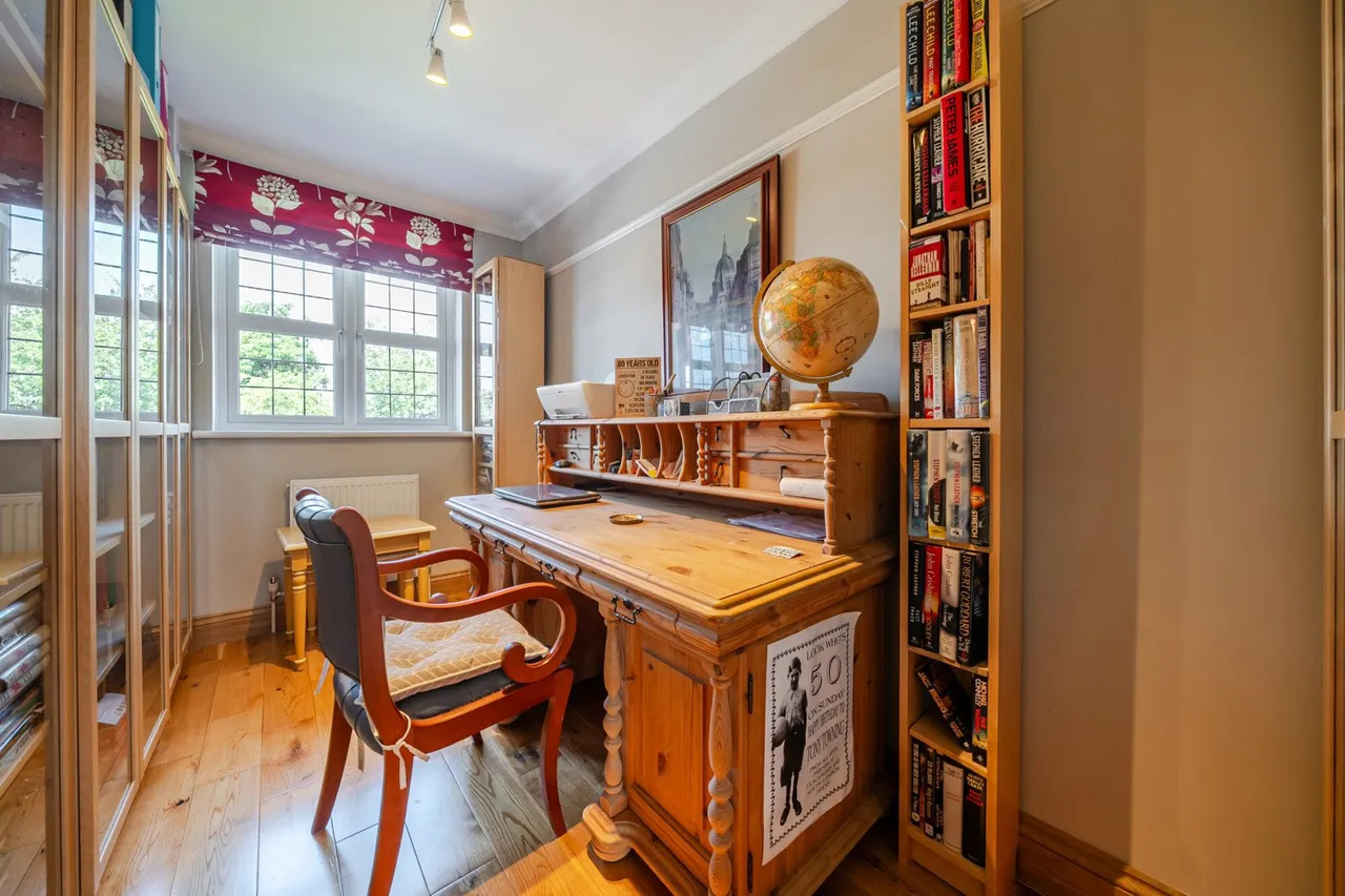 Long Lane, DA7, photo 16