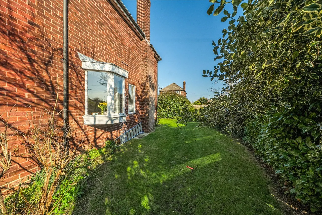 Lawefield Avenue, Rothwell, LS26, photo 14