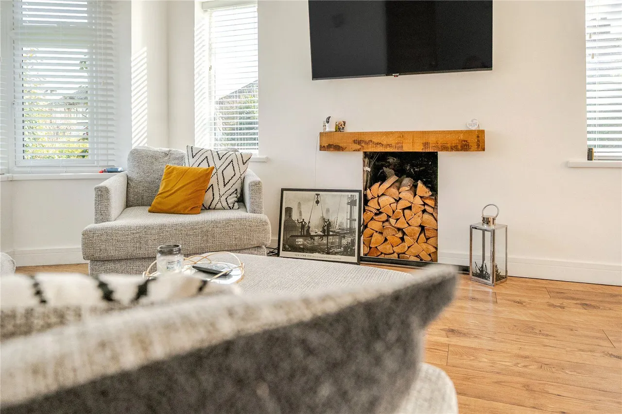 Lawefield Avenue, Rothwell, LS26, photo 2