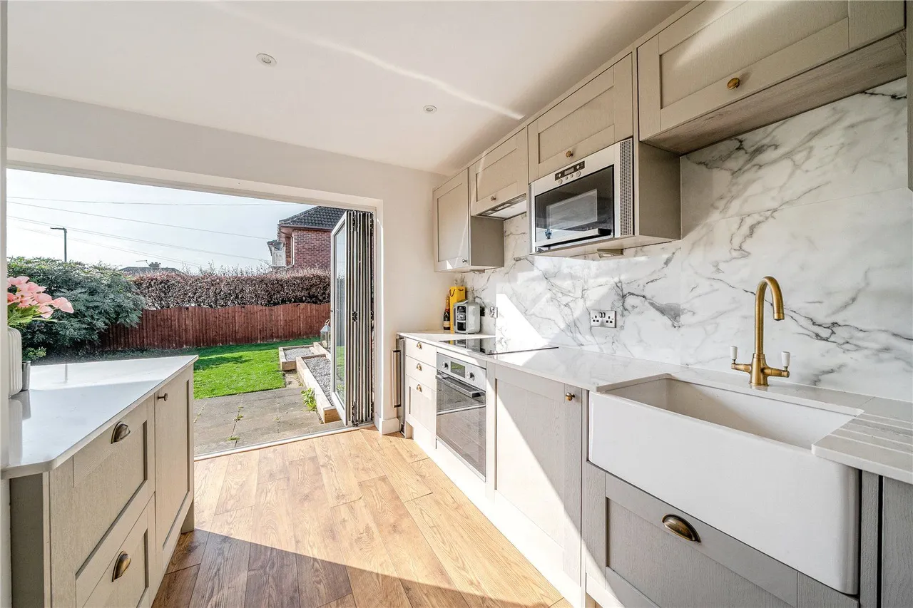 Lawefield Avenue, Rothwell, LS26, photo 3