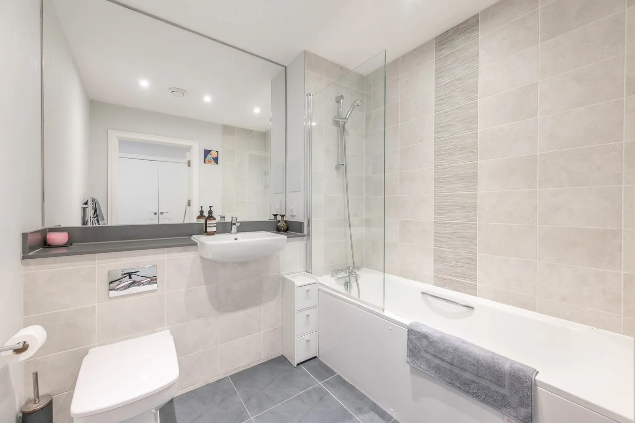 Flat 61, Waterfront Heights 152a, WEMBLEY, photo 11