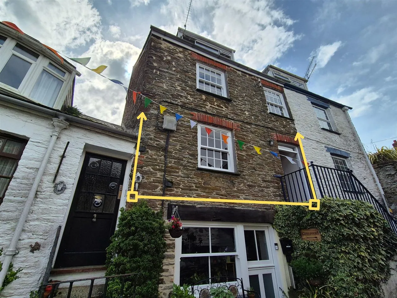 3 bed flat for sale, West Street, Polruan