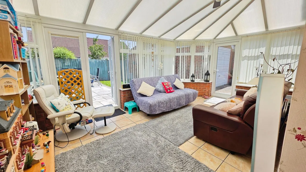Hurn Close, Ruskington, NG34, photo 8