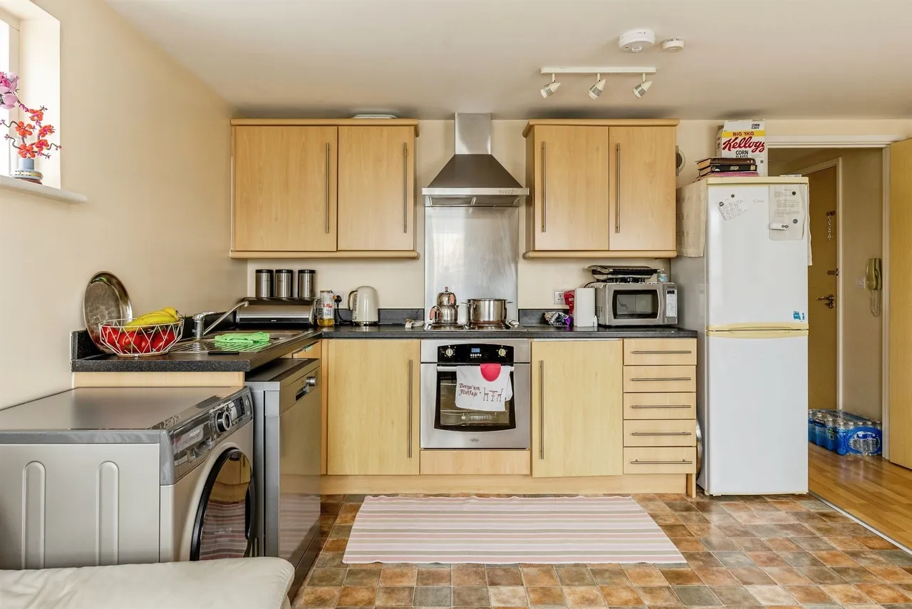 Avonmouth Road, Avonmouth, Bristol, photo 7