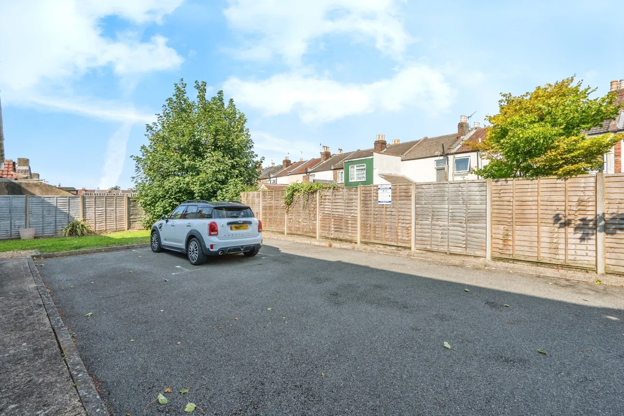 Manor Park Avenue, Portsmouth, PO3, photo 12