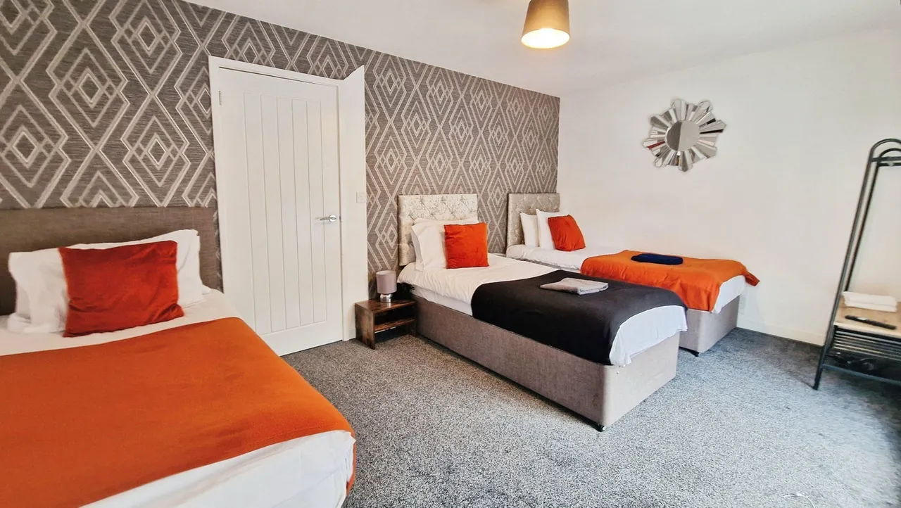 High Street, Ogmore Vale, CF32, photo 9