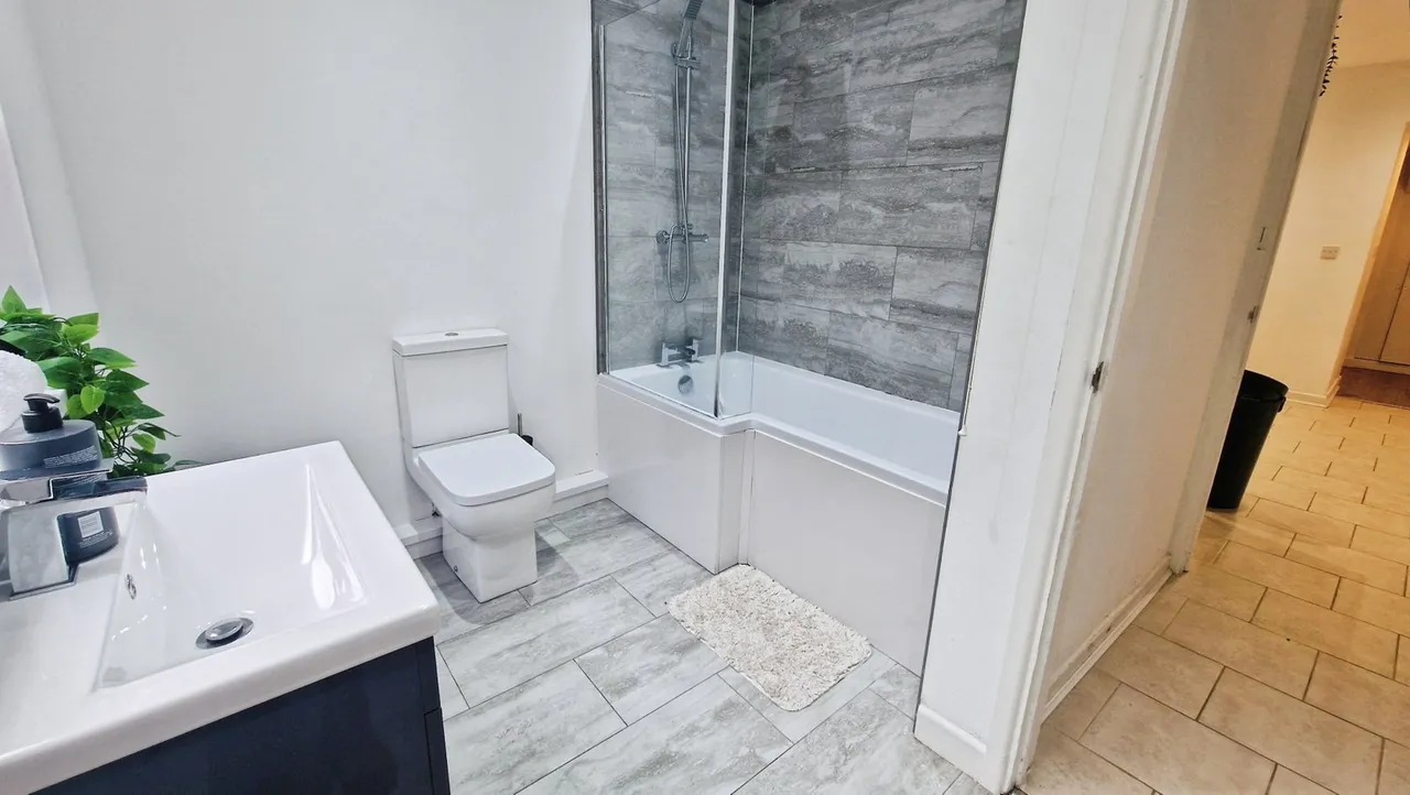 High Street, Ogmore Vale, CF32, photo 4