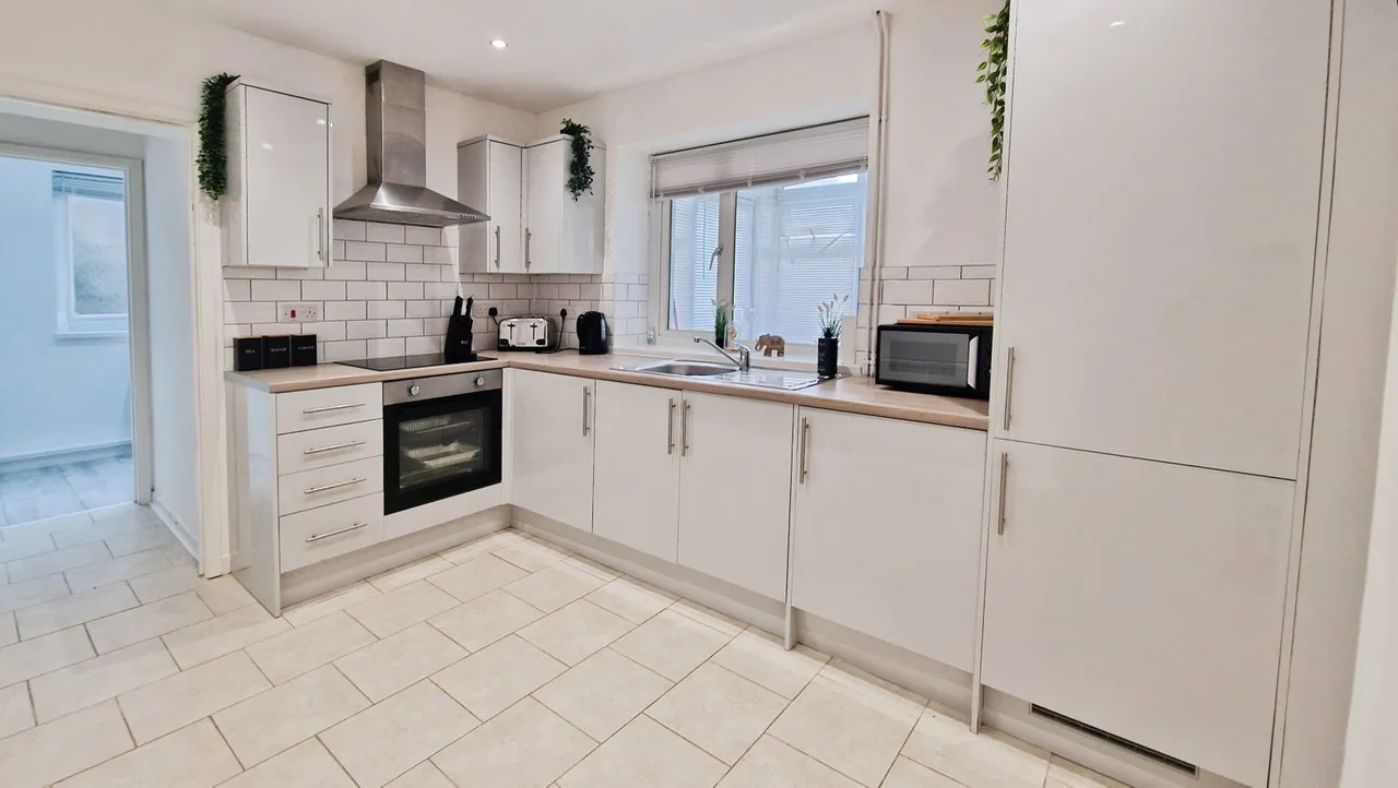 High Street, Ogmore Vale, CF32, photo 3