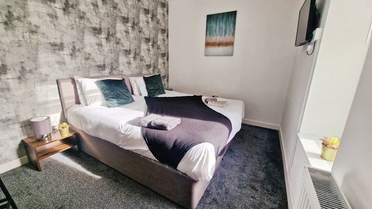 High Street, Ogmore Vale, CF32, photo 7