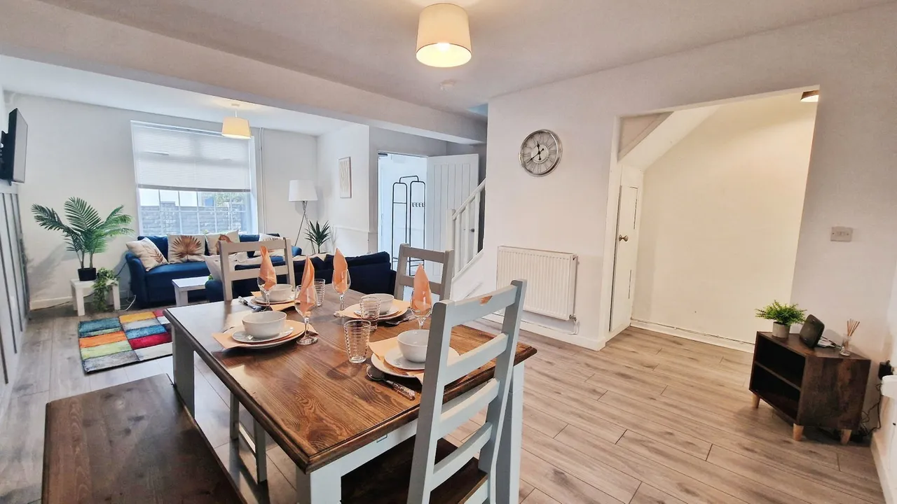 3 bed house for sale, High Street, Ogmore Vale, CF32