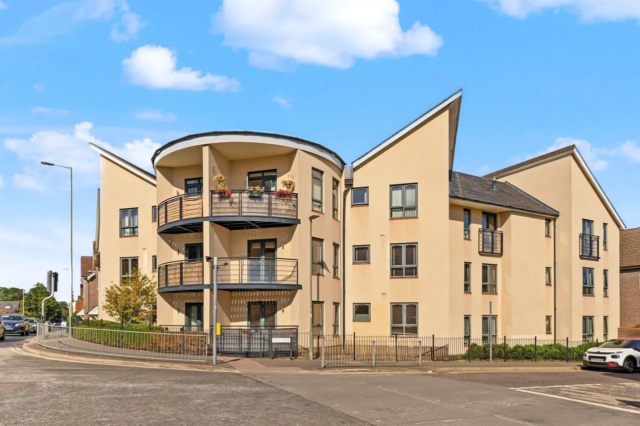 2 bed flat for sale, Sheldon Way, Berkhamsted, HP4