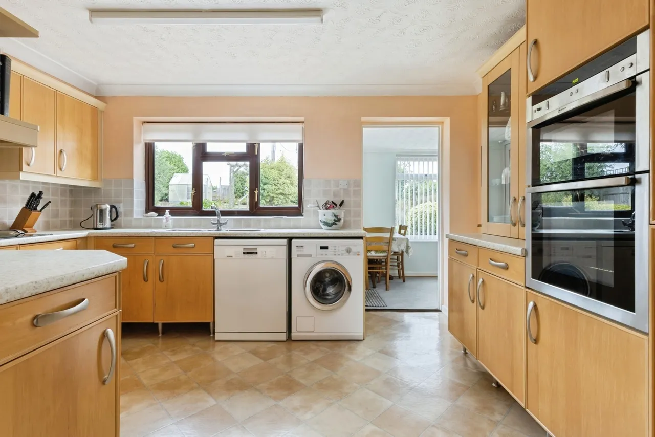 Shipdham Road, Carbrooke, Thetford, Norfolk, IP25, photo 6