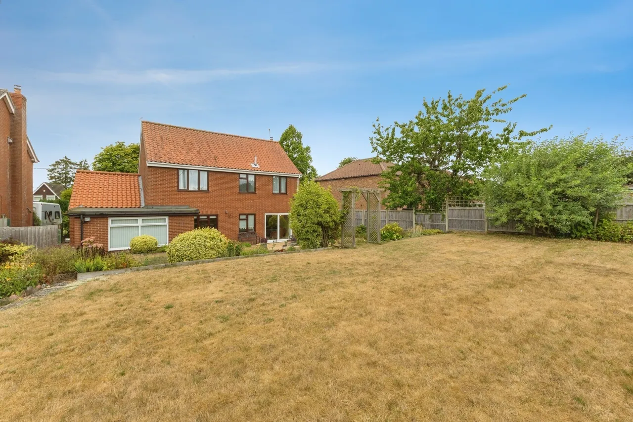 Shipdham Road, Carbrooke, Thetford, Norfolk, IP25, photo 29