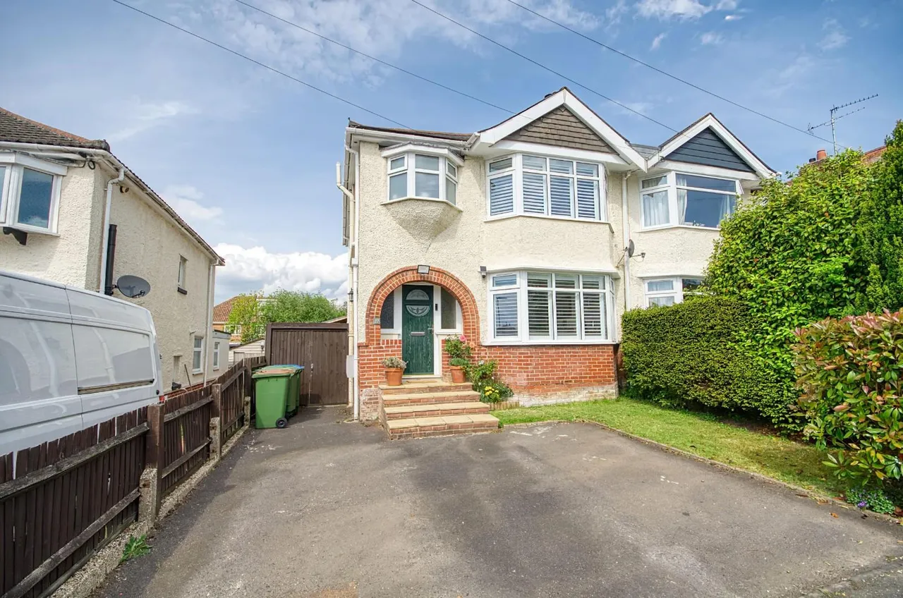 3 bed house for sale — Chessel Crescent, Southampton, Hampshire, SO19 4BR