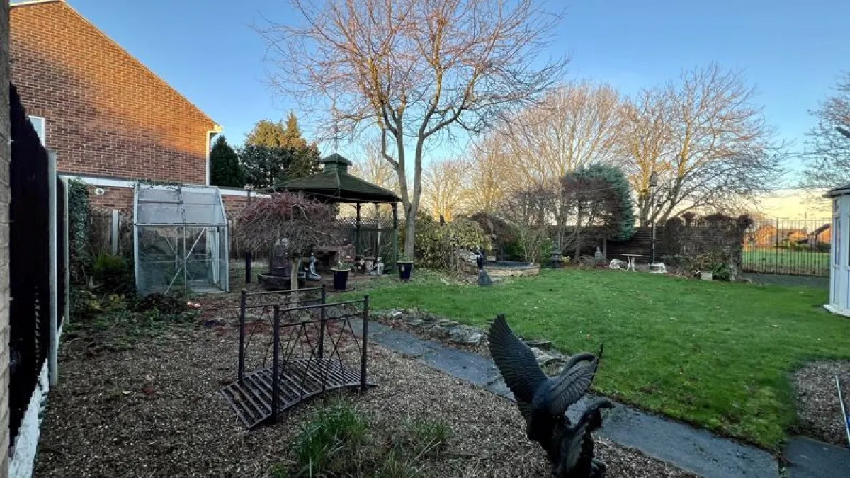 Clare Crescent, Bottesford, photo 25