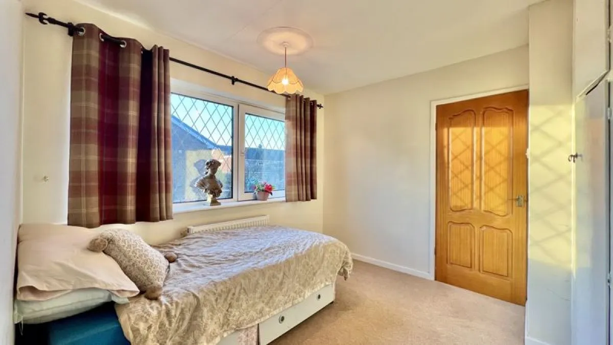 Clare Crescent, Bottesford, photo 13