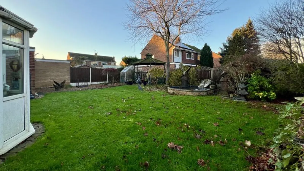 Clare Crescent, Bottesford, photo 23
