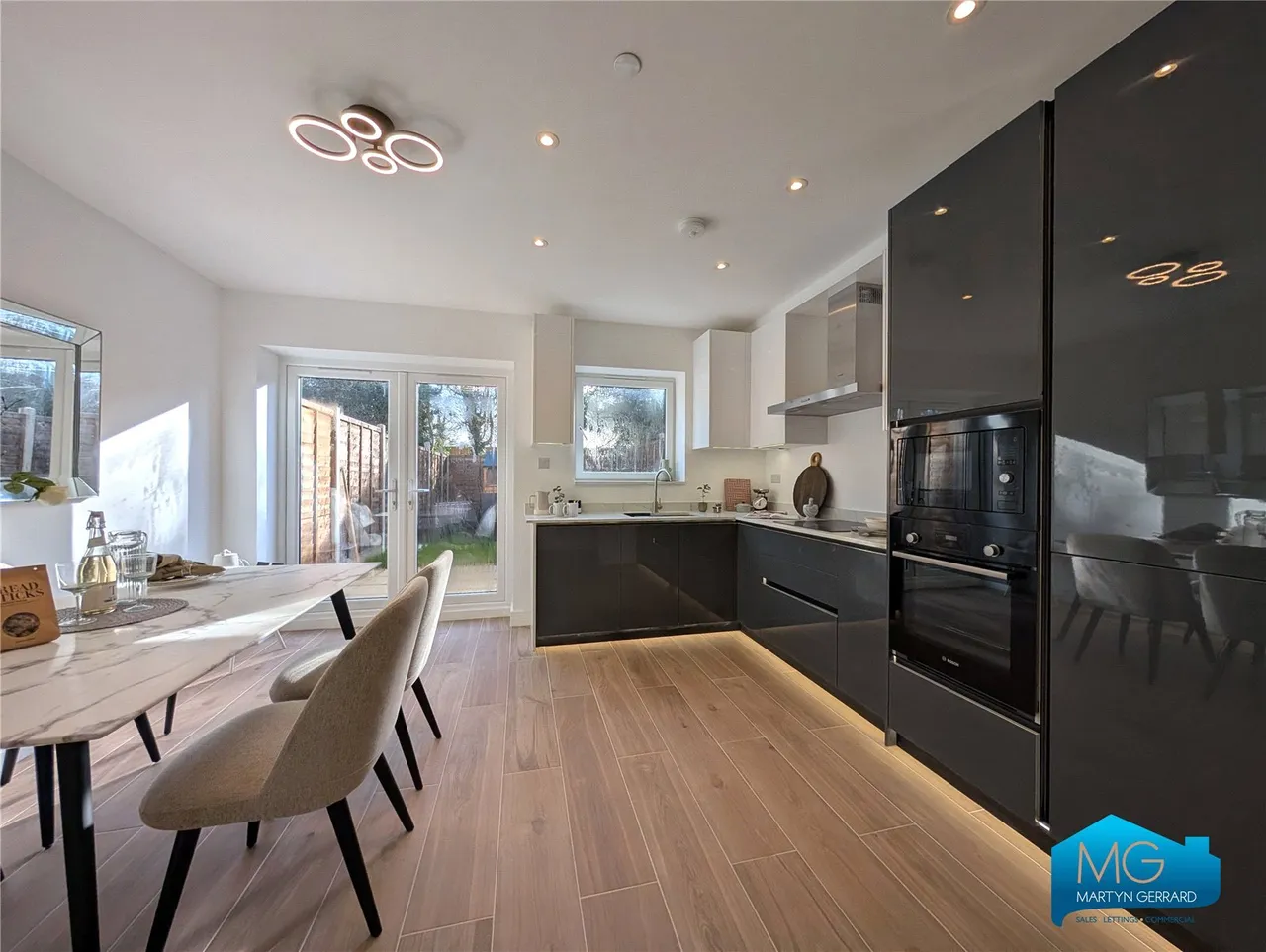2 bed house for sale, Dudley Road, London, N3