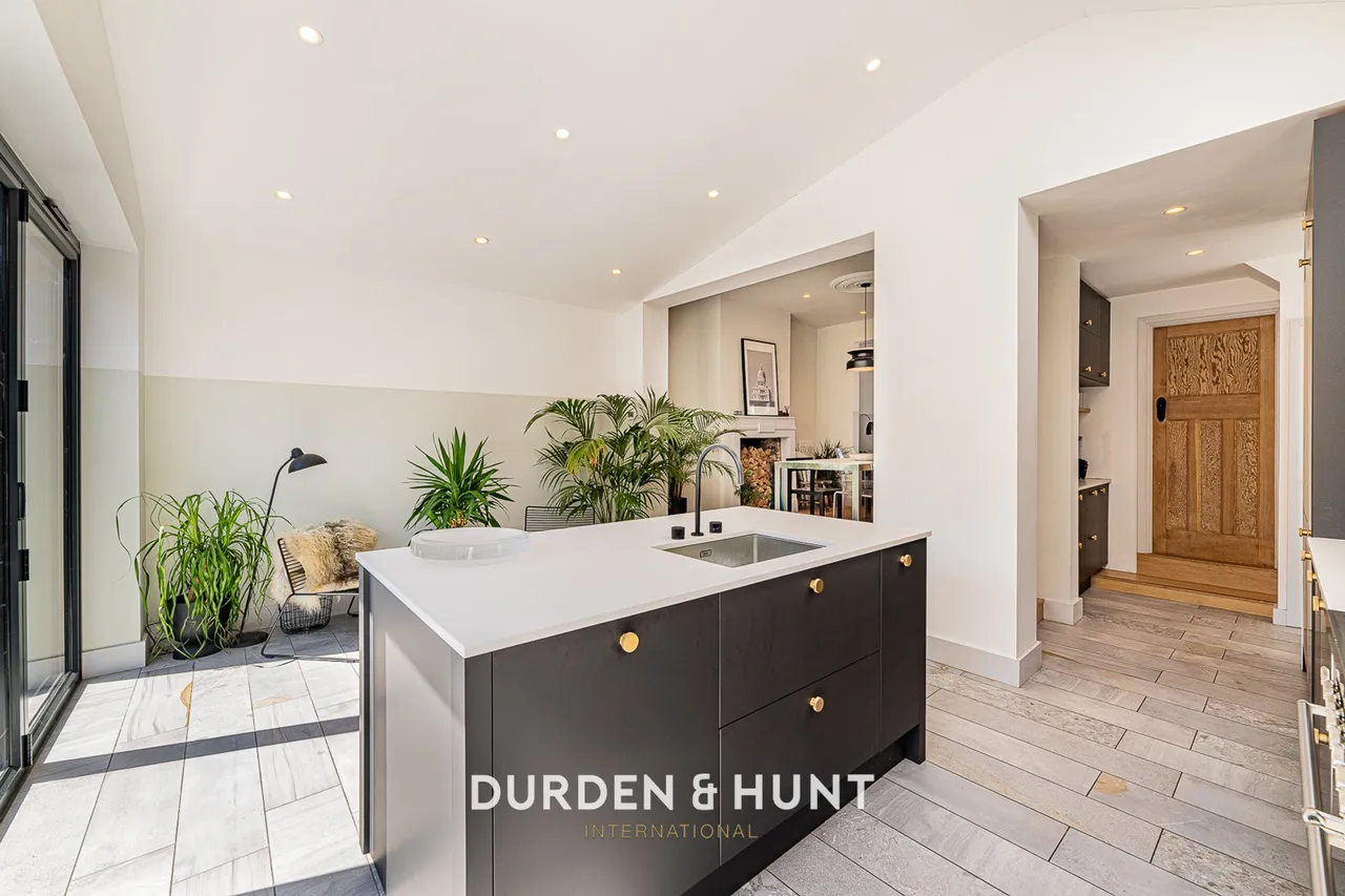 Oak Hill Close, Woodford Green, IG8, photo 13