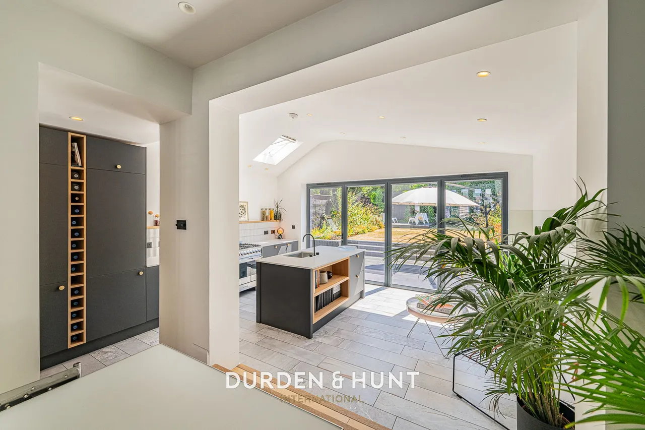 Oak Hill Close, Woodford Green, IG8, photo 9