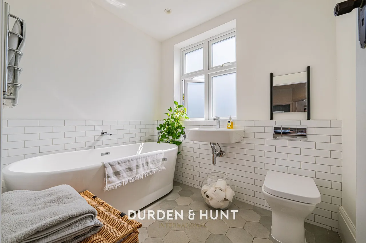 Oak Hill Close, Woodford Green, IG8, photo 32
