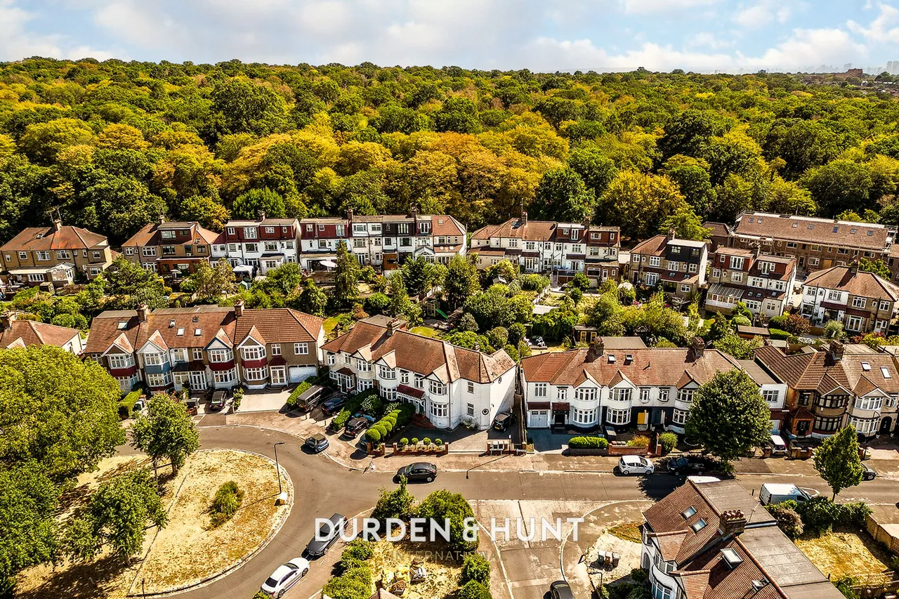 Oak Hill Close, Woodford Green, IG8, photo 38