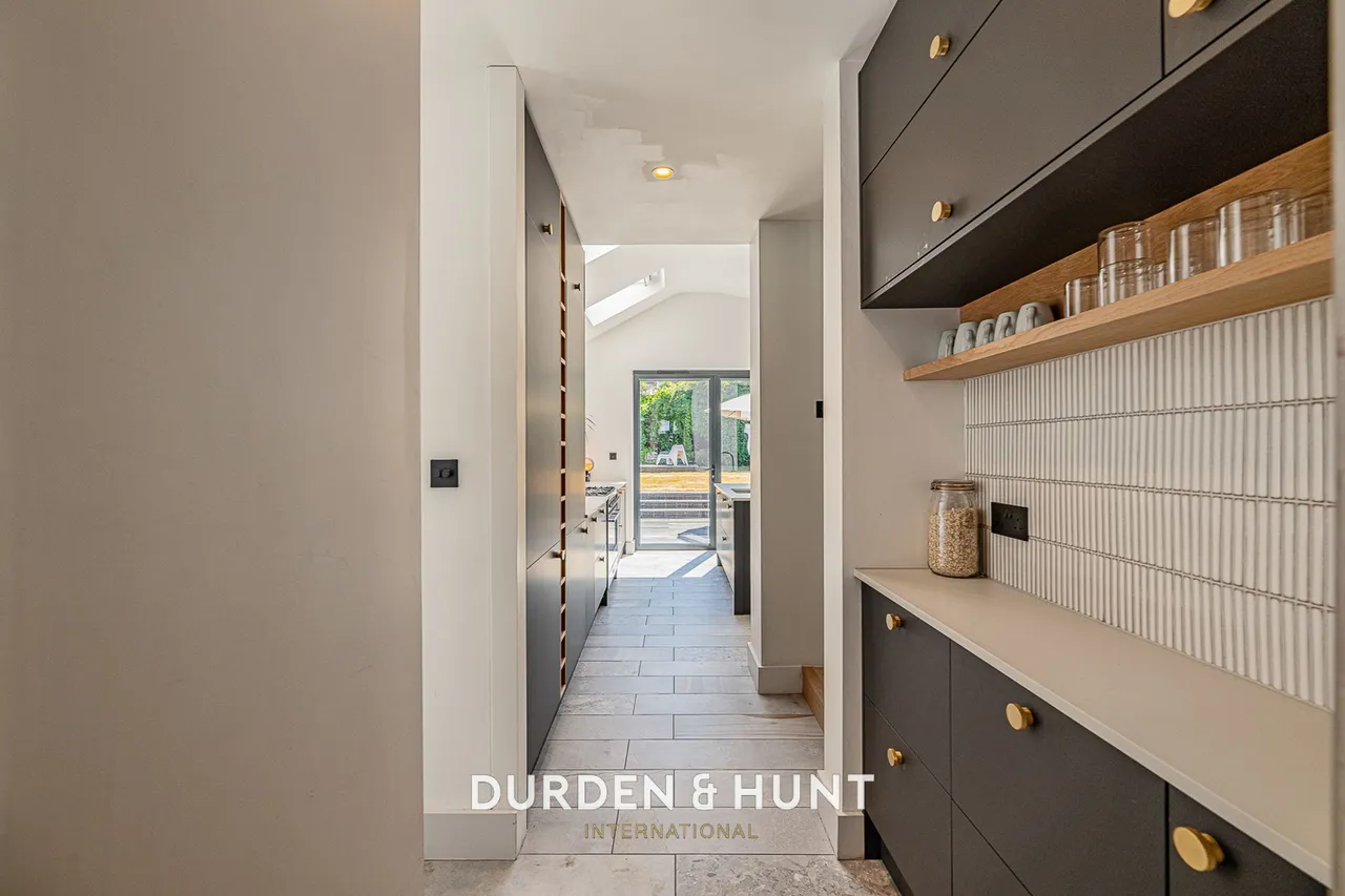Oak Hill Close, Woodford Green, IG8, photo 15