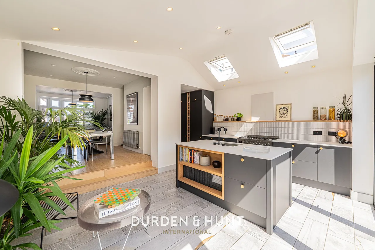 Oak Hill Close, Woodford Green, IG8, photo 11