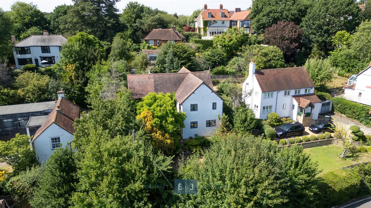 5 bed house for sale — York Hill, Loughton
