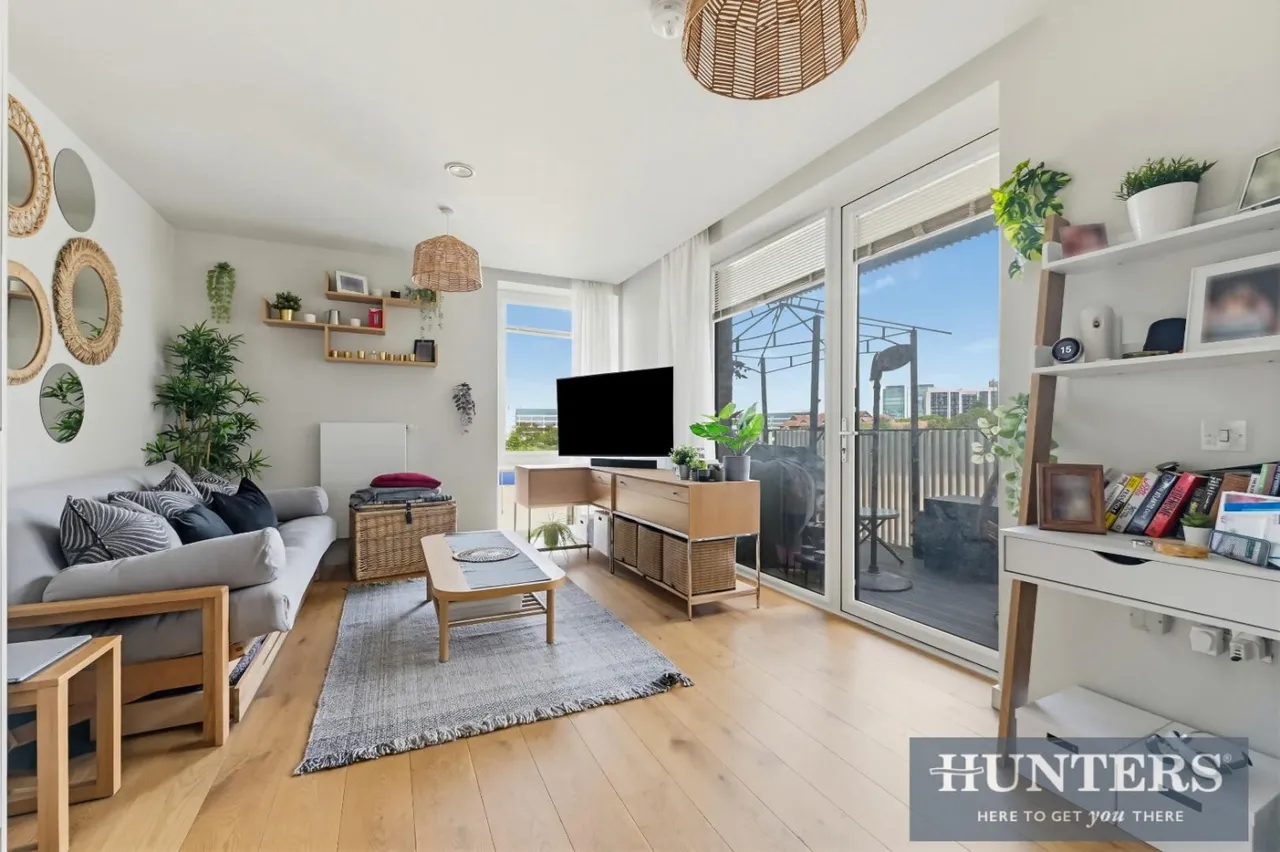 1 bed flat for sale — Paddlers Avenue, Brentford