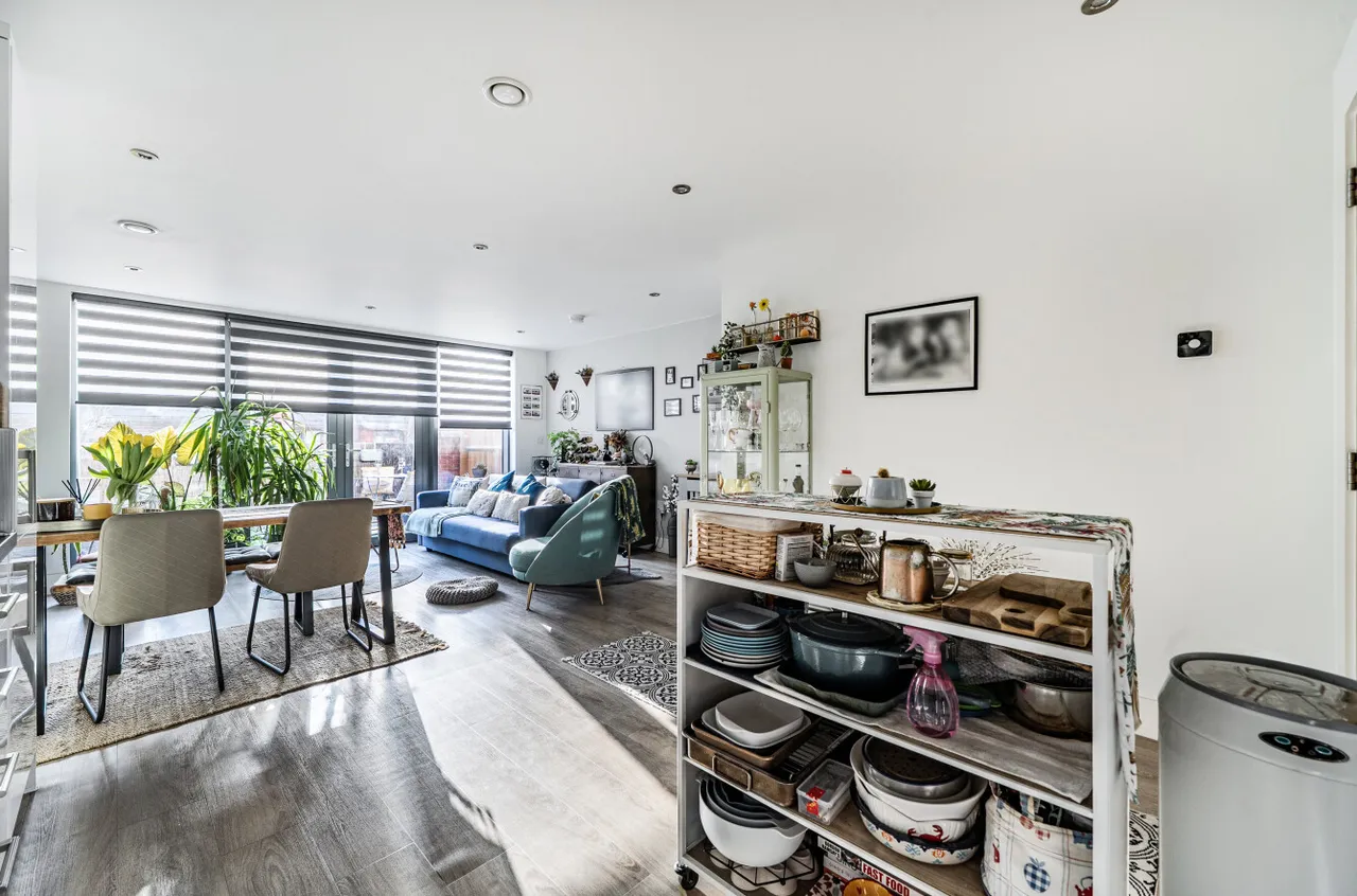 Elms Walk, Wokingham, RG40, photo 9