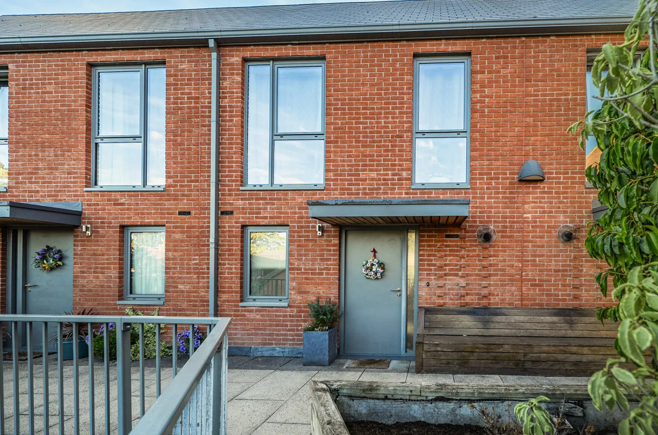2 bed flat for sale, Elms Walk, Wokingham, RG40