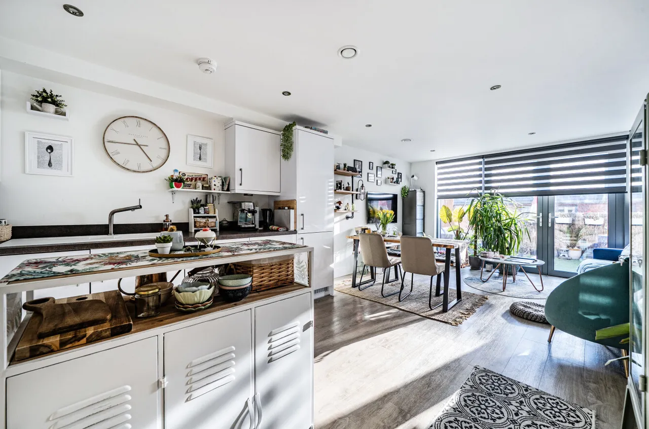 Elms Walk, Wokingham, RG40, photo 2