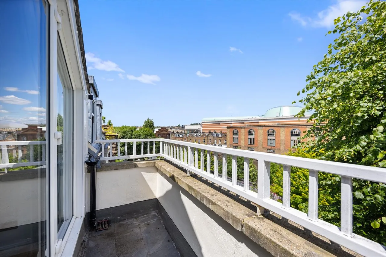 Broadhurst Gardens South Hampstead, London NW6 3QT, photo 11