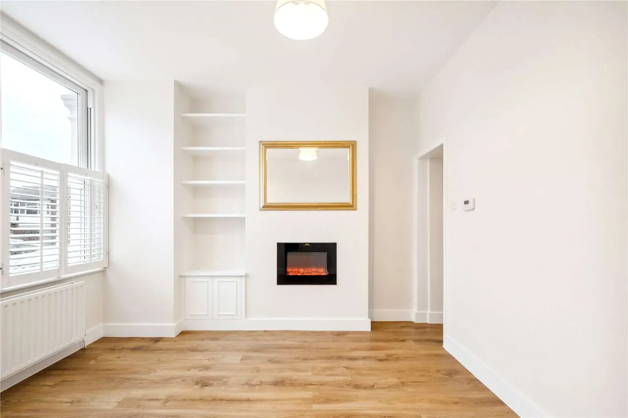 Bassingham Road, London, SW18 3AG, photo 2