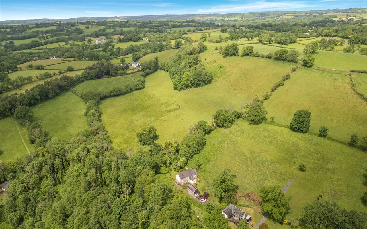 3 bed house for sale, New Inn, Llandeilo, SA19