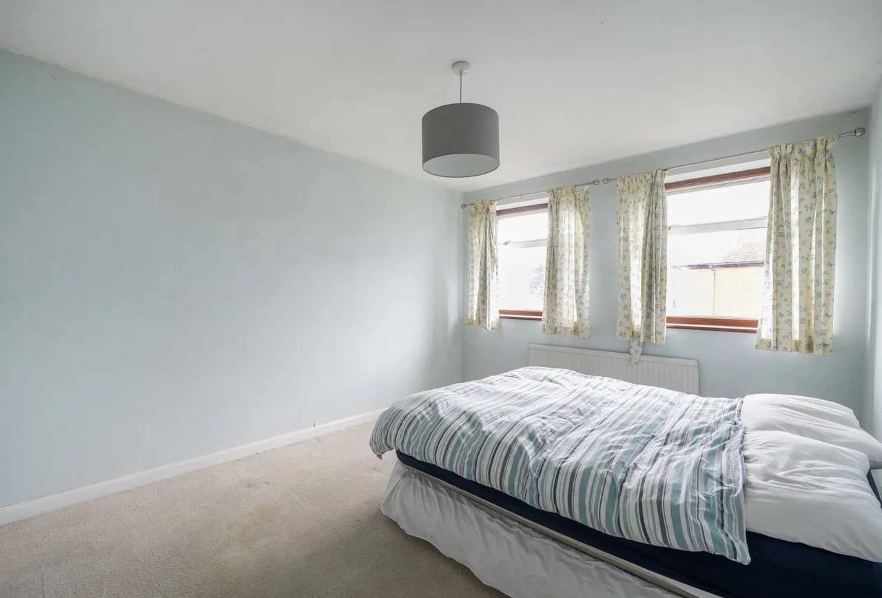 Downfield, Worcester Park, KT4 7LE, photo 13