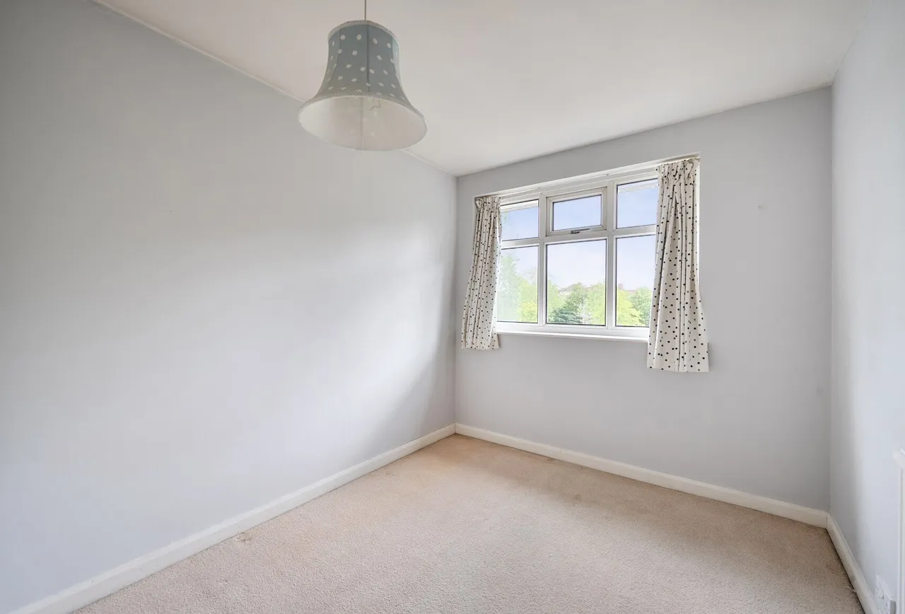Downfield, Worcester Park, KT4 7LE, photo 14