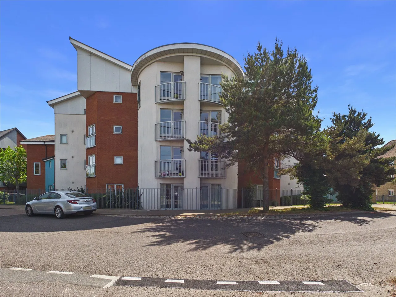 2 bed flat for sale, Fen Bight Circle, Ipswich, IP3