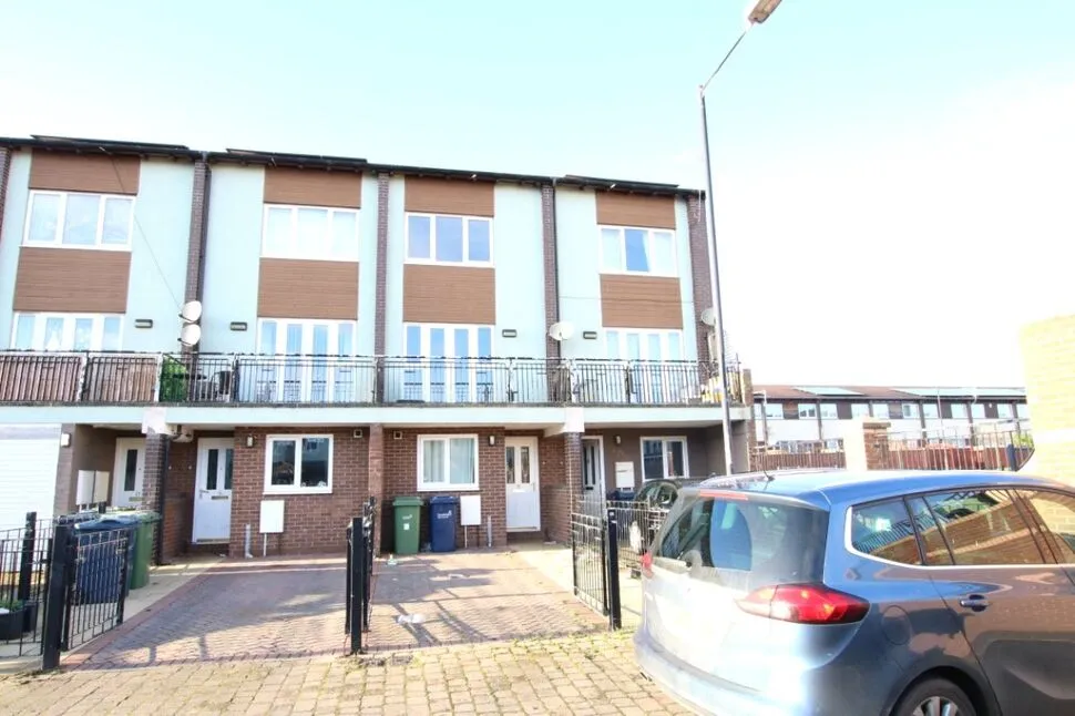 4 bed house for sale, Ashgill, Albany, NE37